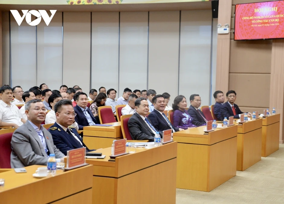 Trao Nghị quyết của Quốc hội bầu ông Nguyễn Hữu Nghĩa giữ chức Tổng Kiểm toán NN Trao Nghị quyết của Quốc hội bầu ông Nguyễn Hữu Nghĩa giữ chức Tổng Kiểm toán NN