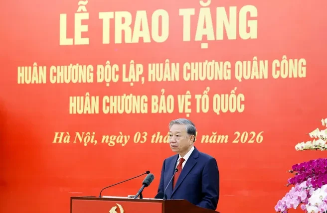 Trao tặng Huân chương cao quý cho các lãnh đạo Đảng, Nhà nước và cán bộ cấp cao