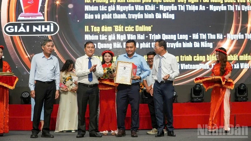 Trao thưởng Giải Báo chí Huỳnh Thúc Kháng thành phố Đà Nẵng lần thứ nhất Trao thưởng Giải Báo chí Huỳnh Thúc Kháng thành phố Đà Nẵng lần thứ nhất