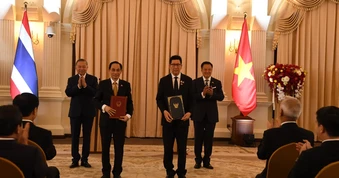 Trao văn kiện hợp tác và công bố Logo kỷ niệm quan hệ ngoại giao Việt Nam-Thái Lan