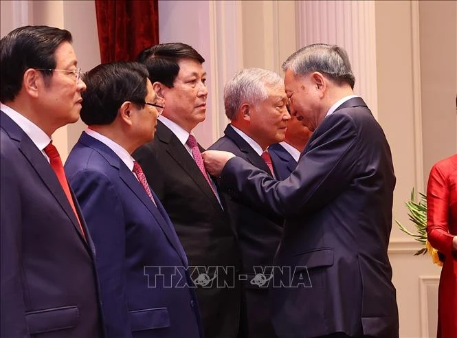 ''Tri ân xứng đáng nhất đối với các thế hệ đi trước là trách nhiệm và hành động của thế hệ hôm nay'' ''Tri ân xứng đáng nhất đối với các thế hệ đi trước là trách nhiệm và hành động của thế hệ hôm nay''