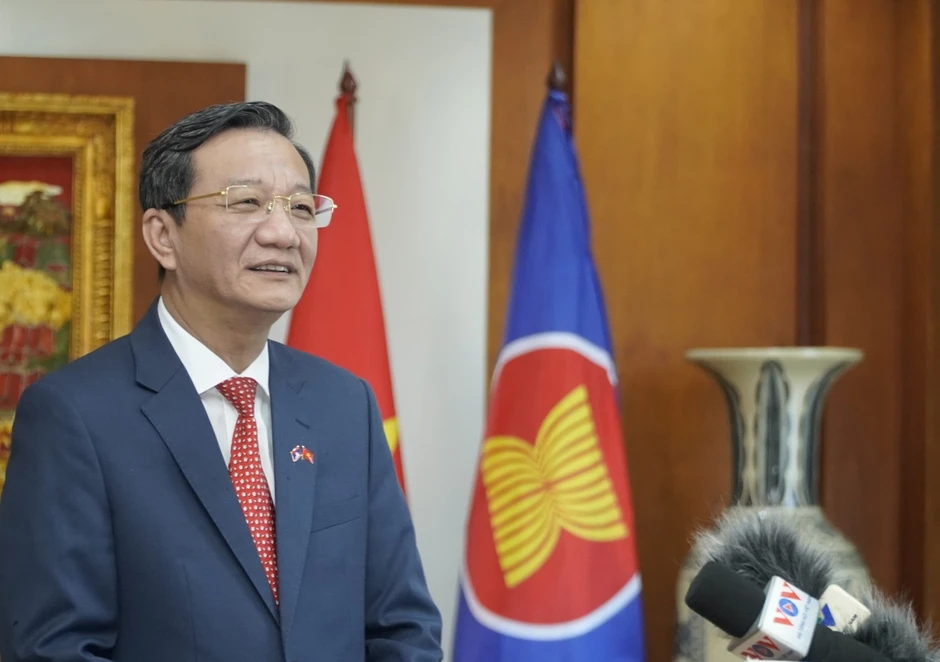 Triển khai cụ thể hóa nội hàm “gắn kết chiến lược” Việt Nam – Lào Triển khai cụ thể hóa nội hàm “gắn kết chiến lược” Việt Nam – Lào