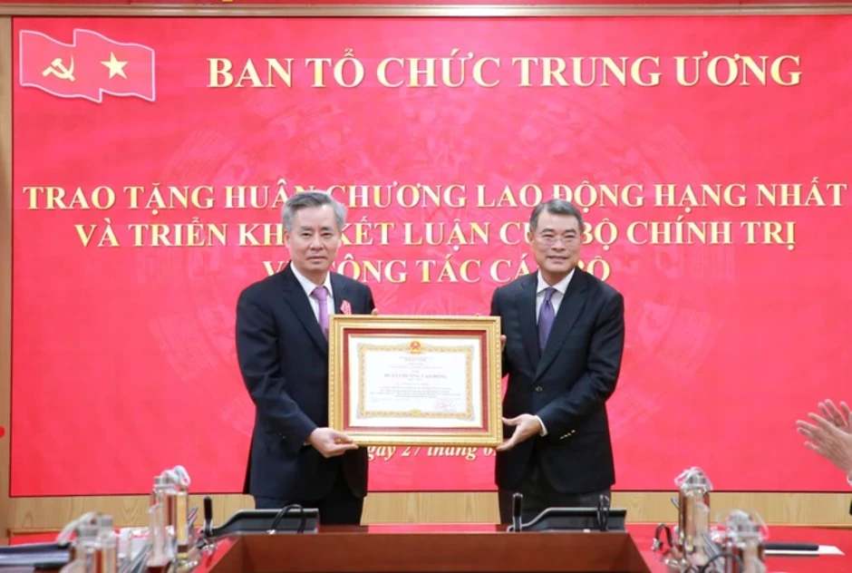 Triển khai Kết luận của Bộ Chính trị về công tác cán bộ tại Ban Tổ chức Trung ương Triển khai Kết luận của Bộ Chính trị về công tác cán bộ tại Ban Tổ chức Trung ương