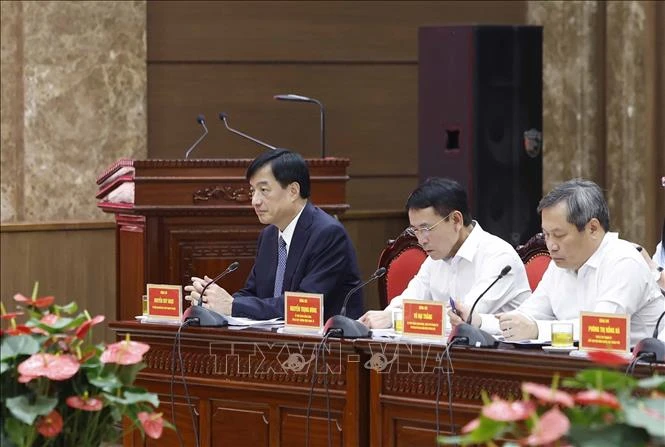 Triển khai kiểm tra, giám sát đợt 2 của Bộ Chính trị, Ban Bí thư với Ban Thường vụ Thành ủy Hà Nội Triển khai kiểm tra, giám sát đợt 2 của Bộ Chính trị, Ban Bí thư với Ban Thường vụ Thành ủy Hà Nội