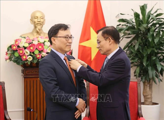 Triển khai thực chất các thỏa thuận hợp tác giữa lãnh đạo cấp cao Việt Nam - Hàn Quốc Triển khai thực chất các thỏa thuận hợp tác giữa lãnh đạo cấp cao Việt Nam - Hàn Quốc