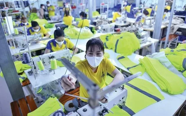 Trình Quốc hội đề xuất thêm một ngày nghỉ, được hưởng nguyên lương Trình Quốc hội đề xuất thêm một ngày nghỉ, được hưởng nguyên lương