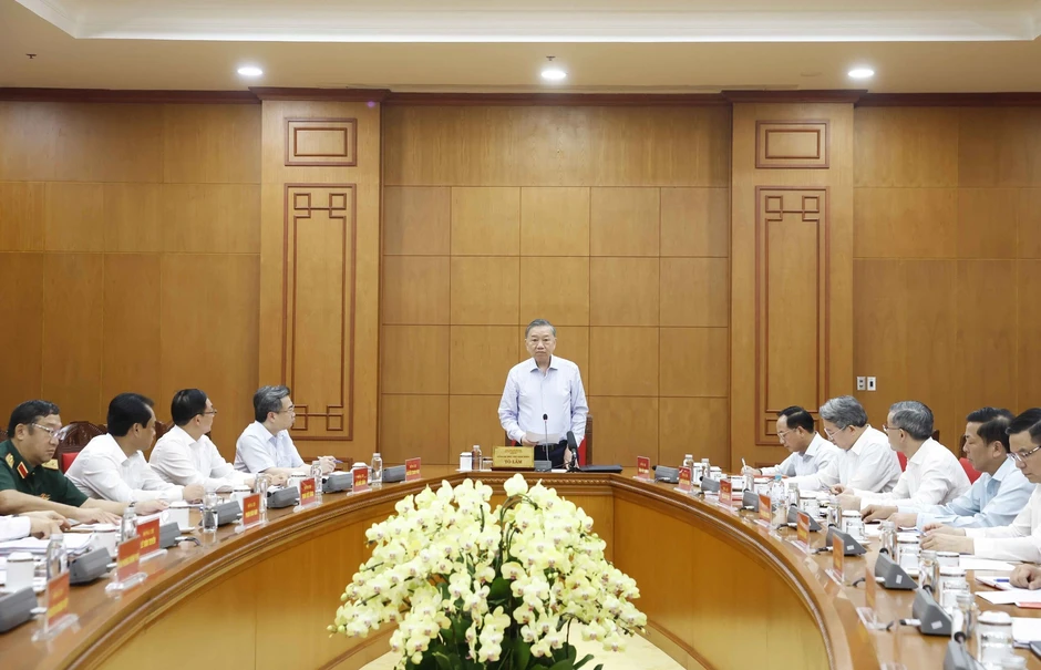 Trong thiên tai, bảo vệ tính mạng nhân dân là mệnh lệnh cao nhất Trong thiên tai, bảo vệ tính mạng nhân dân là mệnh lệnh cao nhất
