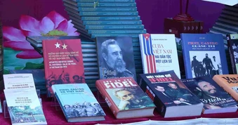 Trưng bày nhiều tư liệu quý về Chủ tịch Hồ Chí Minh và Chủ tịch Fidel Castro
