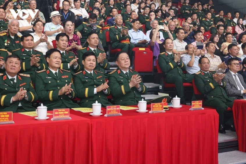 Trung tâm PT-TH Quân đội đón nhận Huân chương Bảo vệ Tổ quốc hạng Ba Trung tâm PT-TH Quân đội đón nhận Huân chương Bảo vệ Tổ quốc hạng Ba