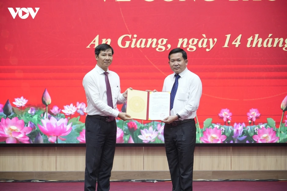 Trung tướng Đinh Văn Nơi giữ chức Phó Bí thư Tỉnh uỷ An Giang