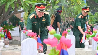 Trung ương Hội Cựu chiến binh Việt Nam tri ân các Anh hùng liệt sĩ tại Nghệ An