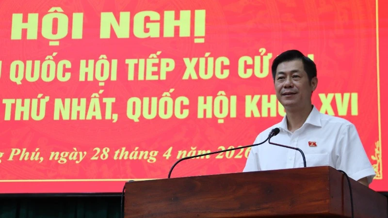 Trưởng Ban Chính sách, chiến lược Trung ương tiếp xúc với cử tri sau Kỳ họp thứ Nhất, Quốc hội khóa XVI tại Đắk Lắk Trưởng Ban Chính sách, chiến lược Trung ương tiếp xúc với cử tri sau Kỳ họp thứ Nhất, Quốc hội khóa XVI tại Đắk Lắk
