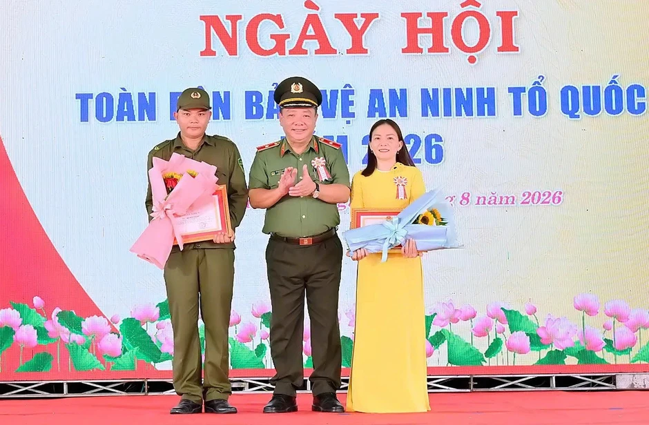 Trưởng Ban Tuyên giáo Trung ương: Gia Lai nghiên cứu thí điểm xây dựng phường xã hội chủ nghĩa Trưởng Ban Tuyên giáo Trung ương: Gia Lai nghiên cứu thí điểm xây dựng phường xã hội chủ nghĩa