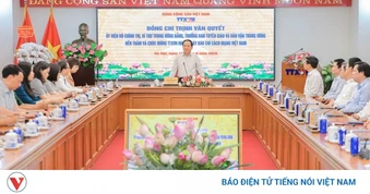 Trưởng Ban Tuyên giáo và Dân vận Trung ương chúc mừng báo chí và nhà báo lão thành