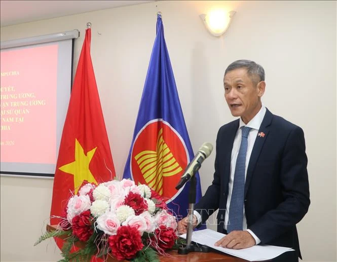 Trưởng Ban Tuyên giáo và Dân vận Trung ương gặp gỡ cộng đồng người Việt Nam tại Campuchia Trưởng Ban Tuyên giáo và Dân vận Trung ương gặp gỡ cộng đồng người Việt Nam tại Campuchia