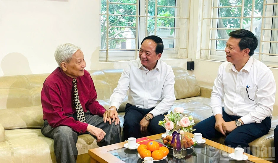 Trưởng ban Tuyên giáo và Dân vận Trung ương thăm, chúc mừng cơ quan báo chí Trưởng ban Tuyên giáo và Dân vận Trung ương thăm, chúc mừng cơ quan báo chí