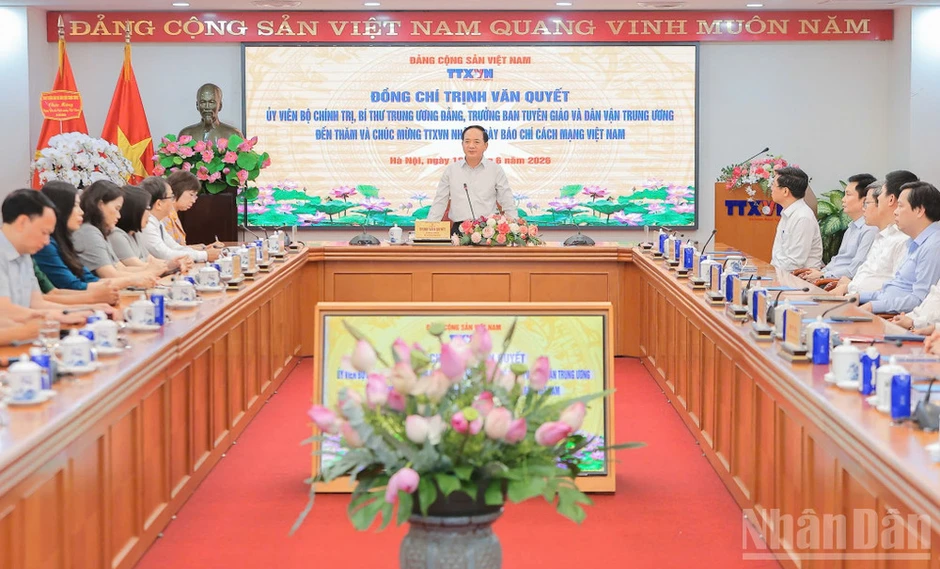 Trưởng ban Tuyên giáo và Dân vận Trung ương thăm, chúc mừng cơ quan báo chí Trưởng ban Tuyên giáo và Dân vận Trung ương thăm, chúc mừng cơ quan báo chí