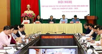Trưởng Ban Tuyên giáo và Dân vận Trung ương tiếp xúc cử tri tại Tuyên Quang