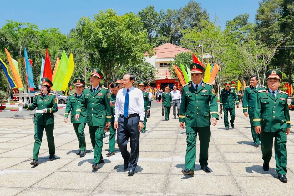 Trường Thiếu sinh quân miền Nam đặc biệt quan tâm trẻ mồ côi do COVID-19 Trường Thiếu sinh quân miền Nam đặc biệt quan tâm trẻ mồ côi do COVID-19