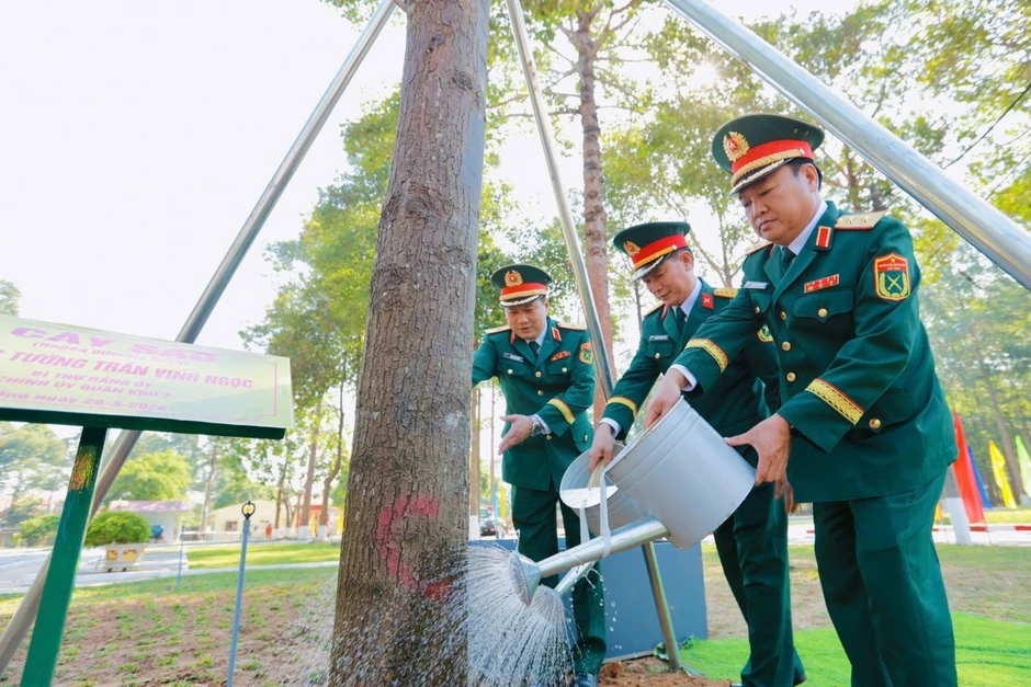 Trường Thiếu sinh quân miền Nam đặc biệt quan tâm trẻ mồ côi do COVID-19 Trường Thiếu sinh quân miền Nam đặc biệt quan tâm trẻ mồ côi do COVID-19
