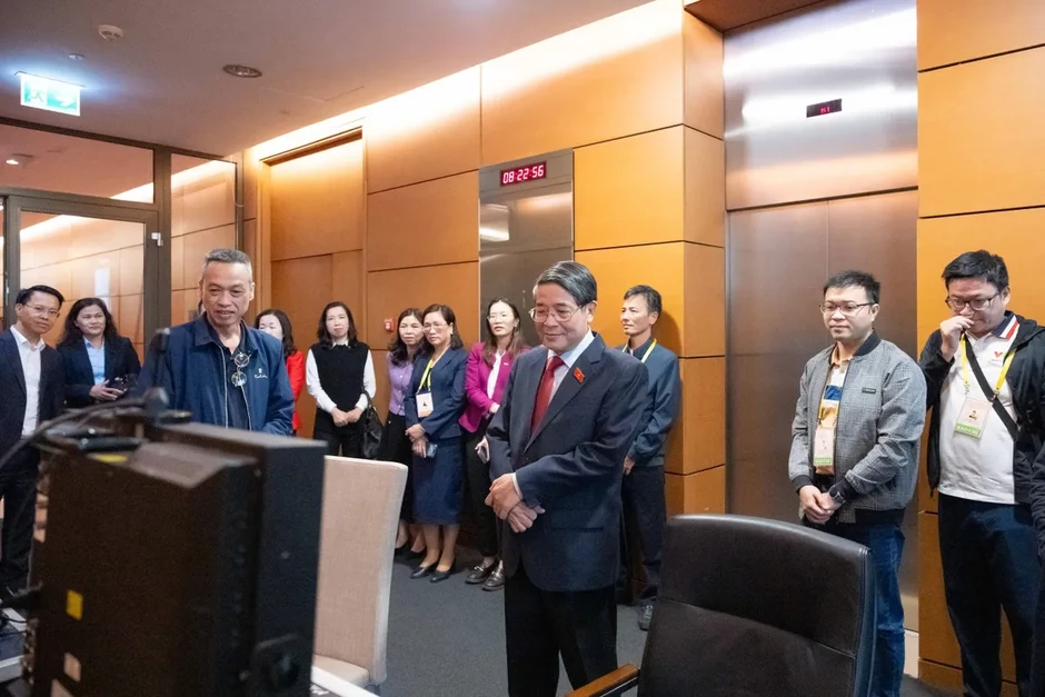 Truyền tải kịp thời thông tin về cuộc bầu cử tới cử tri và Nhân dân cả nước Truyền tải kịp thời thông tin về cuộc bầu cử tới cử tri và Nhân dân cả nước