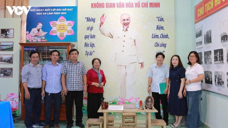 Từ “làm theo” sang “thực hành”: Tư duy chiến lược trong công tác xây dựng Đảng Từ “làm theo” sang “thực hành”: Tư duy chiến lược trong công tác xây dựng Đảng