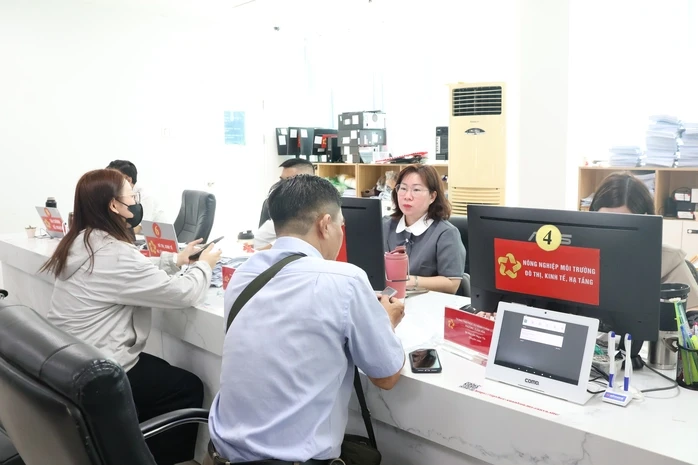 Từ ngày 1-5: Ai có quyền quyết định cho cán bộ TPHCM đi nước ngoài? Từ ngày 1-5: Ai có quyền quyết định cho cán bộ TPHCM đi nước ngoài?