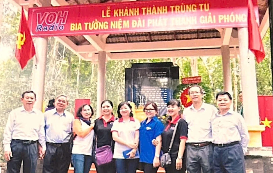 Từ rừng Tây Ninh, nghe Bác Hồ chúc Tết Từ rừng Tây Ninh, nghe Bác Hồ chúc Tết