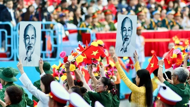 Tư tưởng Hồ Chí Minh - ngọn đuốc soi đường trong kỷ nguyên vươn mình Tư tưởng Hồ Chí Minh - ngọn đuốc soi đường trong kỷ nguyên vươn mình