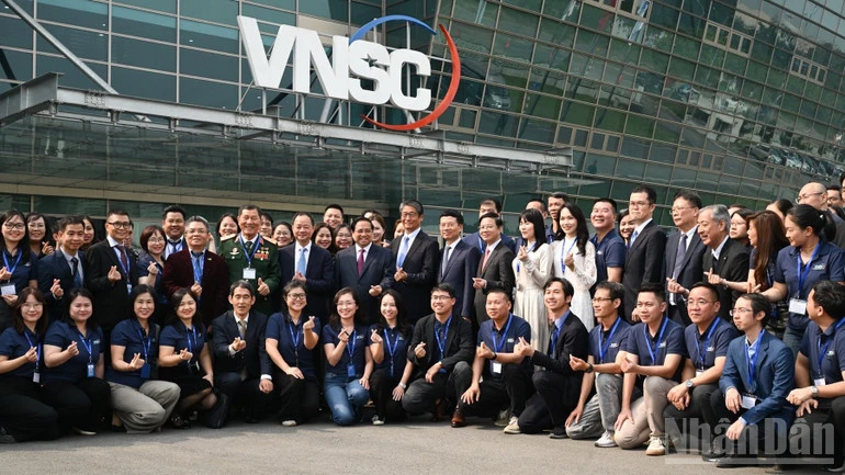 Từng bước hình thành hệ sinh thái ứng dụng công nghệ vũ trụ của Việt Nam