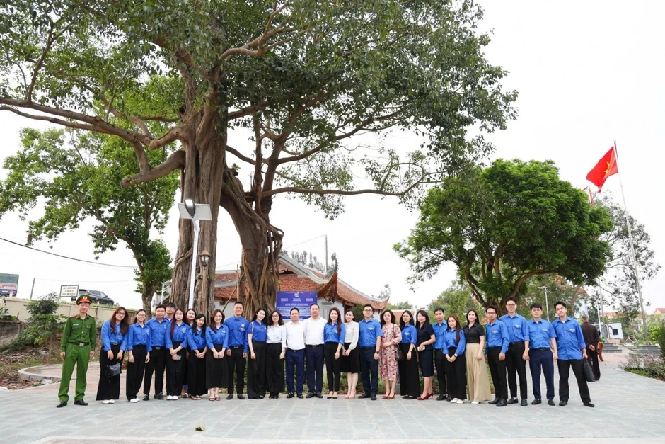 Tuổi trẻ xung kích “thắp sáng” Nghị quyết Đại hội XIV Tuổi trẻ xung kích “thắp sáng” Nghị quyết Đại hội XIV