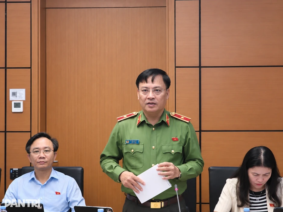 Tướng công an nói về thủ đoạn lẩn tránh của trùm buôn lậu xuyên biên giới Tướng công an nói về thủ đoạn lẩn tránh của trùm buôn lậu xuyên biên giới