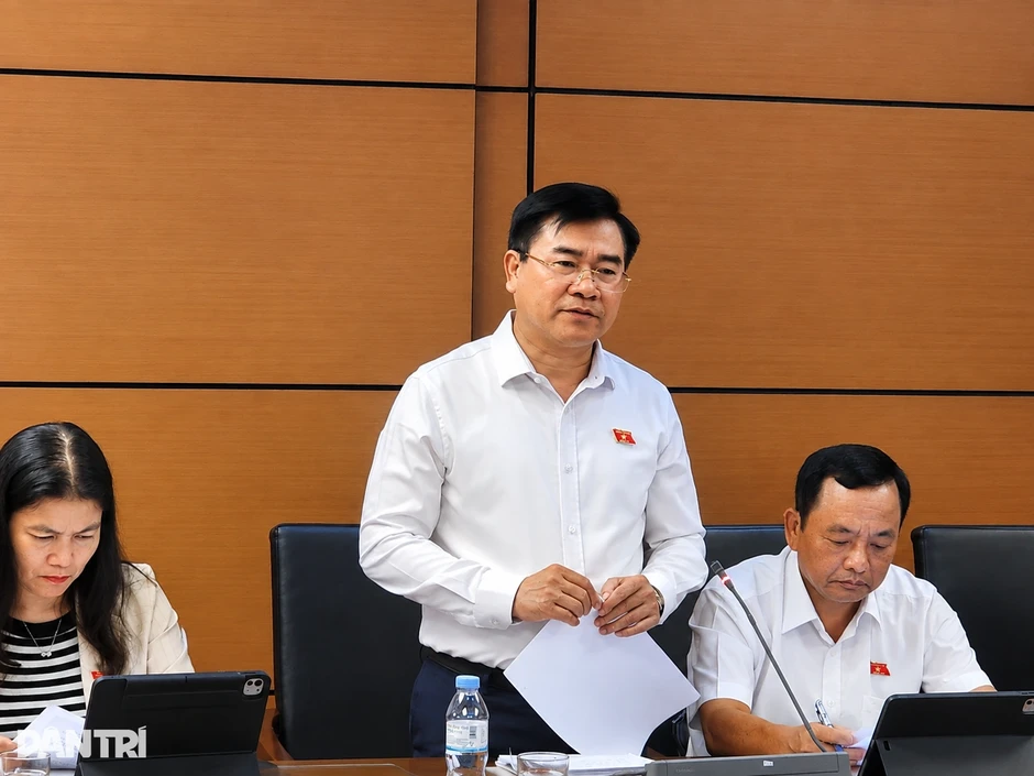 Tướng công an nói về thủ đoạn lẩn tránh của trùm buôn lậu xuyên biên giới Tướng công an nói về thủ đoạn lẩn tránh của trùm buôn lậu xuyên biên giới