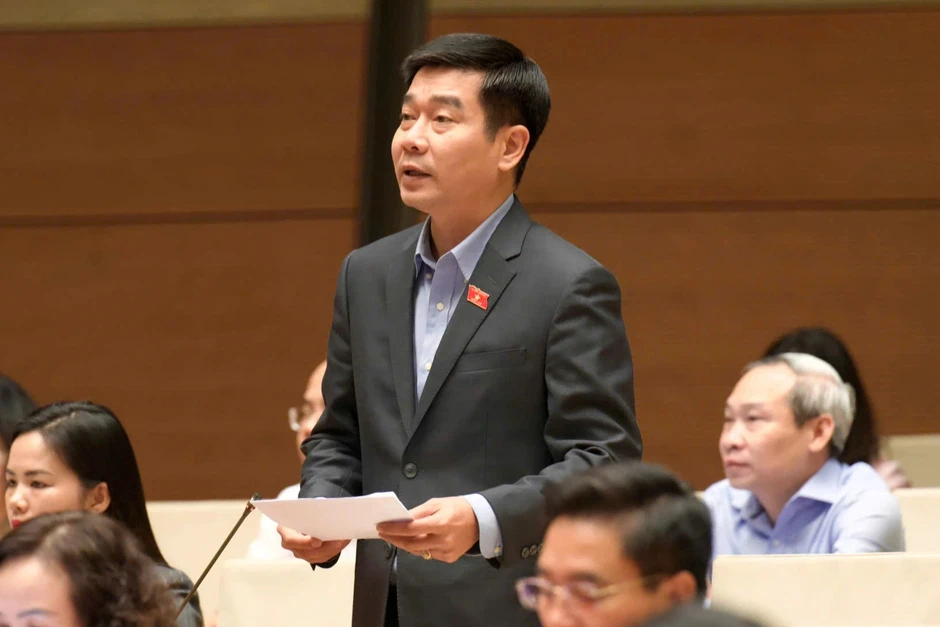 Tướng công an tranh luận việc buộc công chứng hợp đồng mua bán bất động sản Tướng công an tranh luận việc buộc công chứng hợp đồng mua bán bất động sản