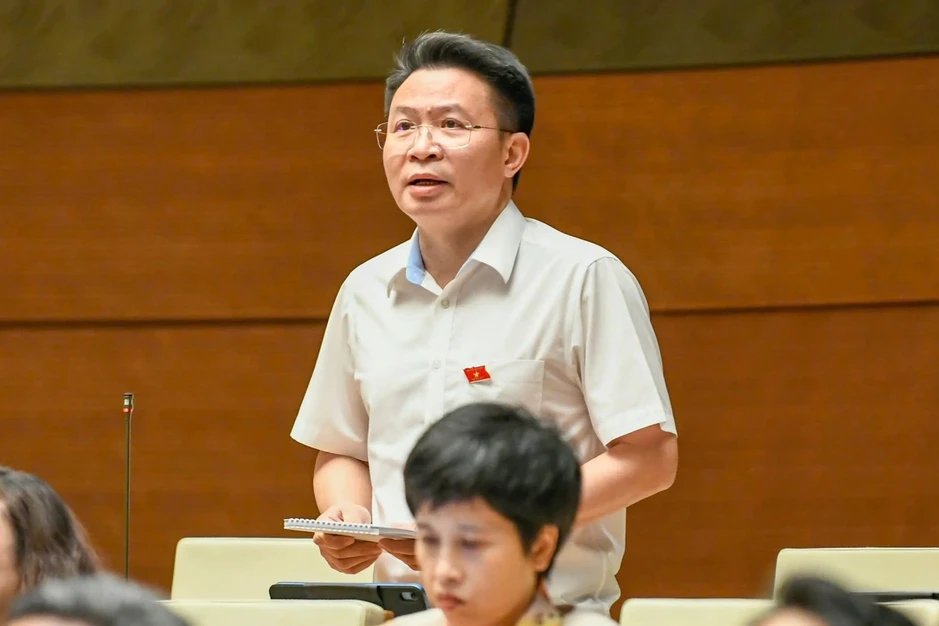 Tướng công an tranh luận việc buộc công chứng hợp đồng mua bán bất động sản Tướng công an tranh luận việc buộc công chứng hợp đồng mua bán bất động sản
