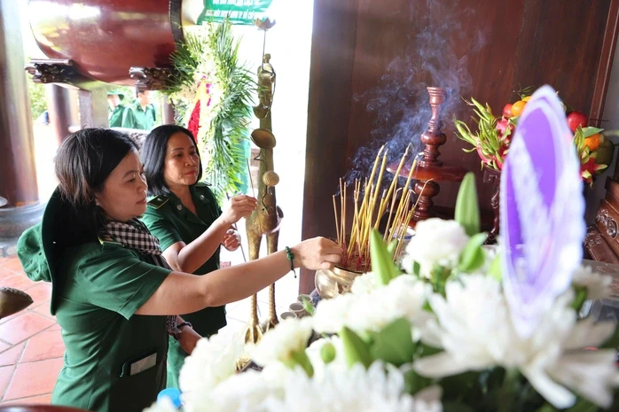 Tưởng nhớ 99 liệt sĩ Thanh niên xung phong hy sinh trên chiến trường biên giới Tây Nam Tưởng nhớ 99 liệt sĩ Thanh niên xung phong hy sinh trên chiến trường biên giới Tây Nam