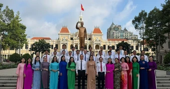 Tuyên dương các tập thể, cá nhân tiêu biểu trong học tập và làm theo lời Bác
