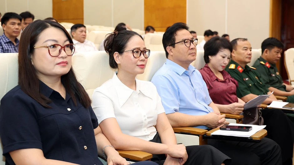 Tuyên Quang quán triệt các nghị quyết tạo động lực phát triển giai đoạn 2026-2030 Tuyên Quang quán triệt các nghị quyết tạo động lực phát triển giai đoạn 2026-2030