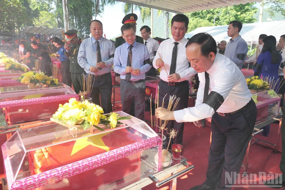 Tuyên Quang tổ chức Lễ truy điệu và an táng hài cốt liệt sĩ Tuyên Quang tổ chức Lễ truy điệu và an táng hài cốt liệt sĩ