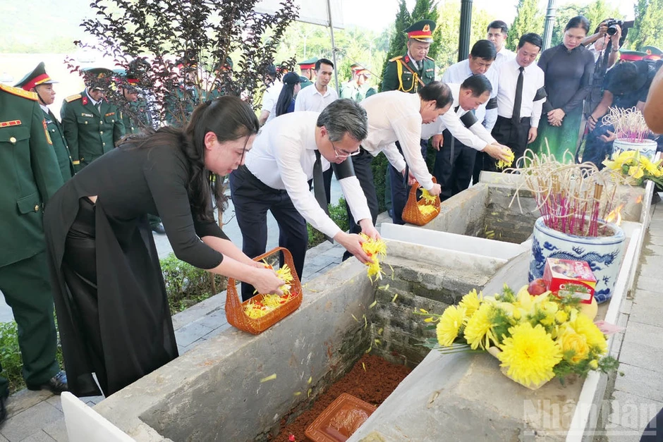 Tuyên Quang tổ chức Lễ truy điệu và an táng hài cốt liệt sĩ Tuyên Quang tổ chức Lễ truy điệu và an táng hài cốt liệt sĩ