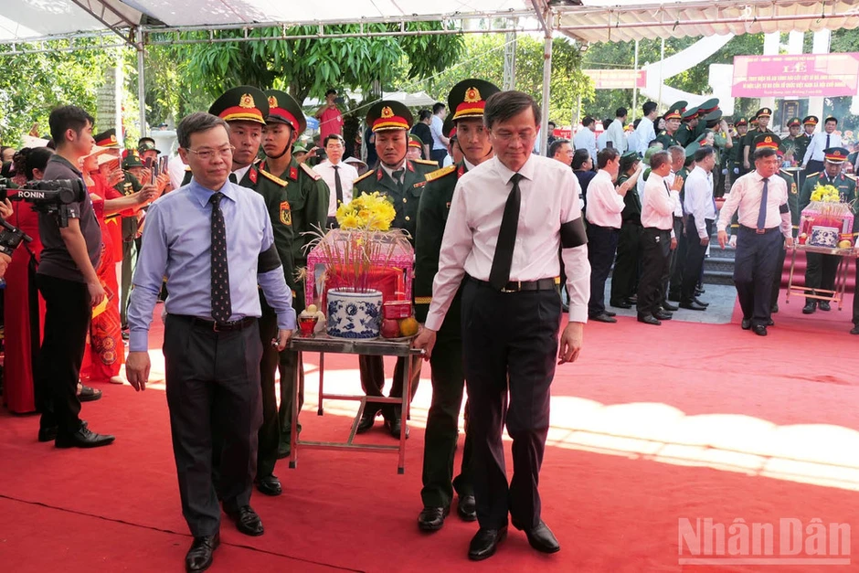 Tuyên Quang tổ chức Lễ truy điệu và an táng hài cốt liệt sĩ Tuyên Quang tổ chức Lễ truy điệu và an táng hài cốt liệt sĩ