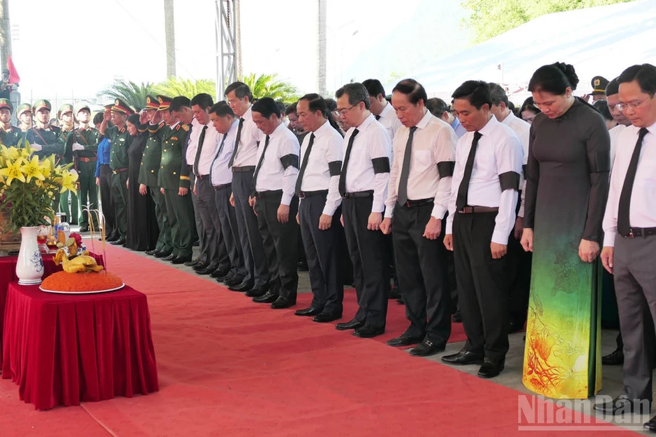 Tuyên Quang tổ chức Lễ truy điệu và an táng hài cốt liệt sĩ Tuyên Quang tổ chức Lễ truy điệu và an táng hài cốt liệt sĩ