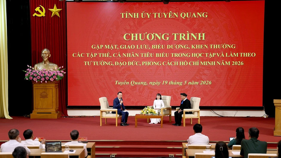 Tuyên Quang tôn vinh các tập thể và cá nhân tiêu biểu học tập, làm theo gương Bác Tuyên Quang tôn vinh các tập thể và cá nhân tiêu biểu học tập, làm theo gương Bác