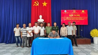 Tuyên truyền pháp luật về chống khai thác IUU và triển khai phong trào toàn dân tham gia bảo vệ chủ quyền lãnh thổ