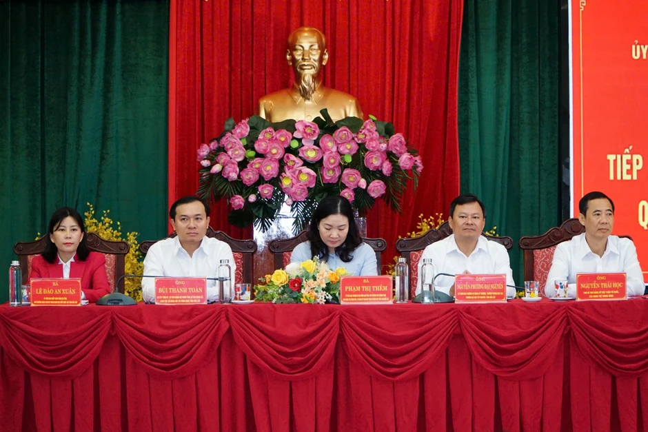 Ứng cử viên đại biểu Quốc hội nêu "ba điều phải có, bốn điều phải làm" Ứng cử viên đại biểu Quốc hội nêu "ba điều phải có, bốn điều phải làm"