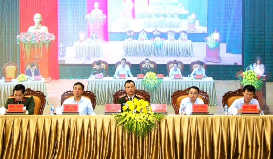 Ứng viên đại biểu HĐND tỉnh - Thiếu tướng Tô Anh Dũng: Kiên quyết đấu tranh với các loạt tội phạm Ứng viên đại biểu HĐND tỉnh - Thiếu tướng Tô Anh Dũng: Kiên quyết đấu tranh với các loạt tội phạm