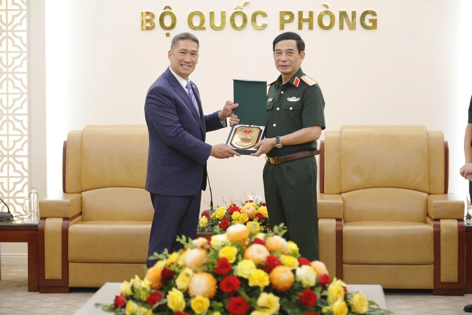 Ưu tiên hợp tác khắc phục hậu quả chiến tranh