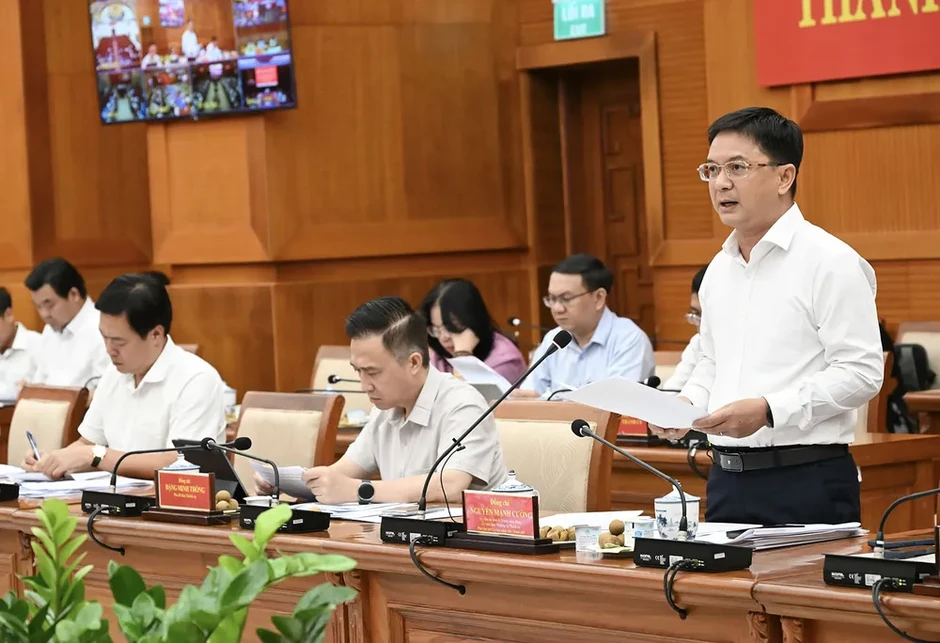 Ưu tiên nguồn lực cho phát triển công nghệ lõi, sản phẩm có khả năng thương mại hóa Ưu tiên nguồn lực cho phát triển công nghệ lõi, sản phẩm có khả năng thương mại hóa