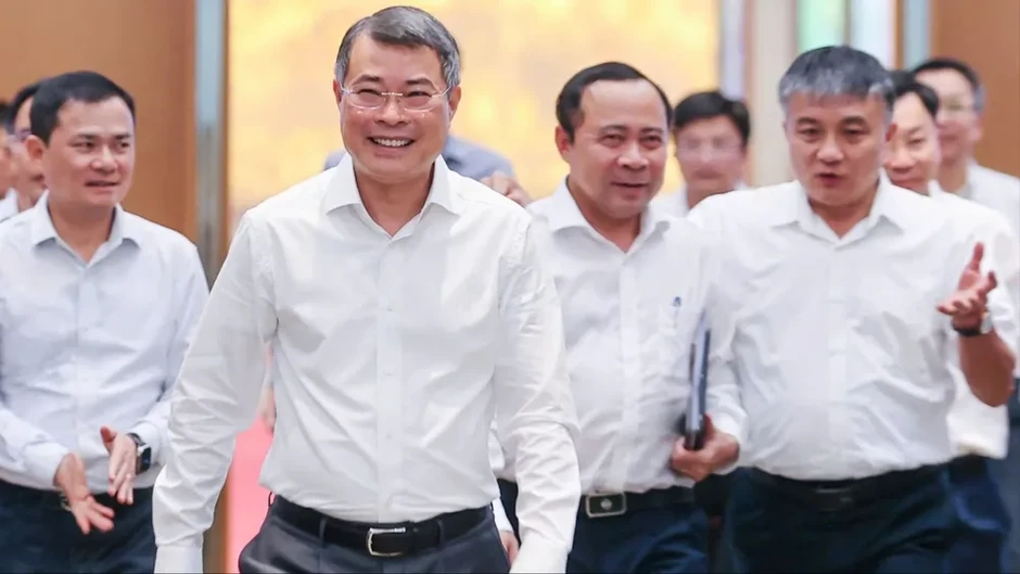 Ưu tiên nguồn lực cho phát triển công nghệ lõi, sản phẩm có khả năng thương mại hóa Ưu tiên nguồn lực cho phát triển công nghệ lõi, sản phẩm có khả năng thương mại hóa