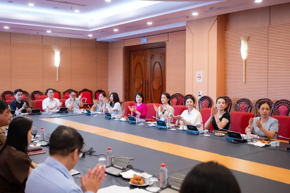 Ủy ban Dân nguyện và Giám sát công bố quyết định về công tác cán bộ Ủy ban Dân nguyện và Giám sát công bố quyết định về công tác cán bộ